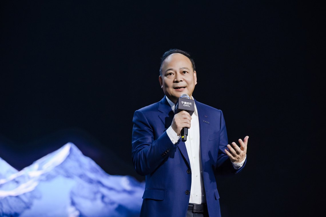 宁德时代曾毓群“炮轰”动力电池行业乱象：部分竞争对手只会挖人偷技术，低价竞争源于心态浮躁、行为短视